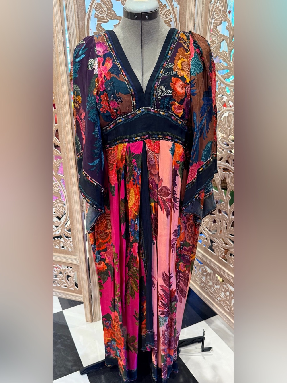 Farm Rio. Multi-Color Floral Maxi Dress NWT - Picture 3 of 8